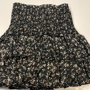 Mixology We’re All Pretty Girls Black & Blwhite Floral Smocked Mini Skirt